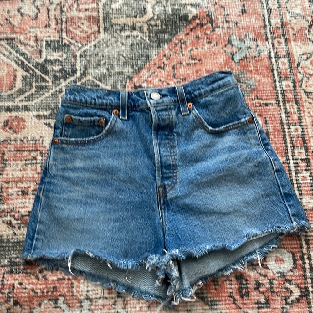 Ribcage Levi’s Shorts size 26 - Picture 4 of 4